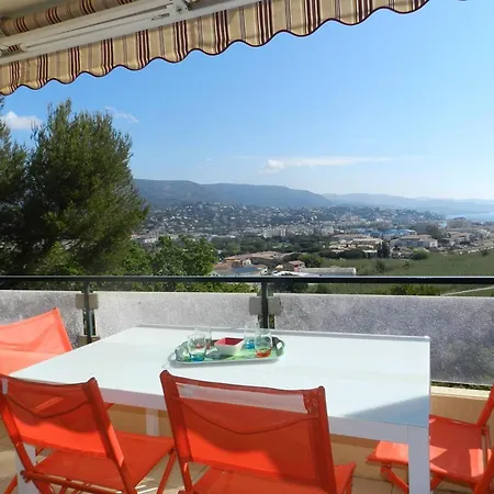 Apartment Le Lavandou, 3 Pieces, 4 Personnes - Fr-1-251-677